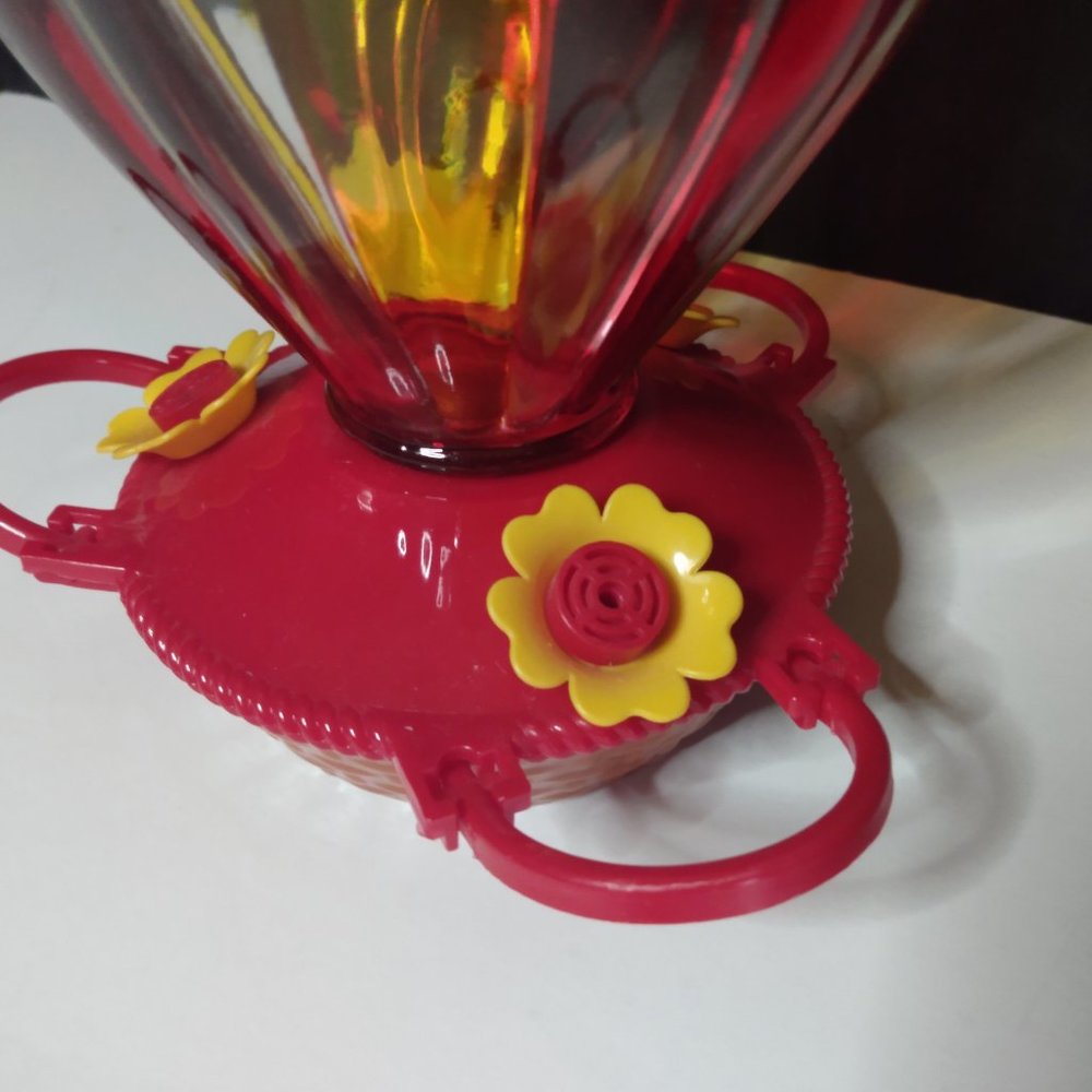 Hot Air Balloon Shaped Hummingbird Feeder - Picture 2 of 9